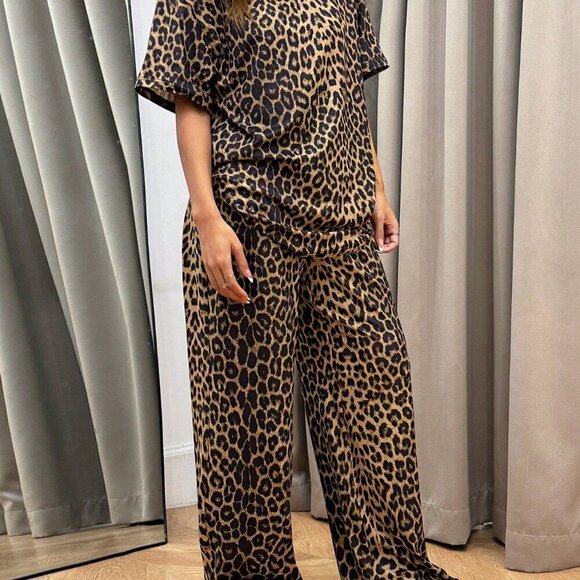Brown Casual Women's Leopard Print Pattern Loose T-Shirt & Sweatpants Set - Picture 4 of 6